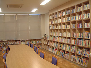 静浦地区センター　図書室