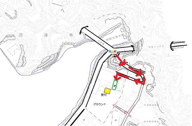 案内図　「口野用水路」信号からの順路。国道414号線を沼津駅方面から南下、「口野用水路」信号を直進、トンネルを通過後二又に分かれた右側道路（下る）へ、カーブを過ぎ右手に入る道へ（民家2軒ほど通過）、直進すると左手に目的地（NUMAZUサイクルステーション静浦東）。