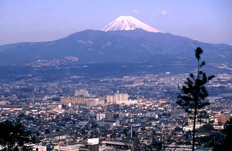 香貫山からの眺望　富士山と沼津市街