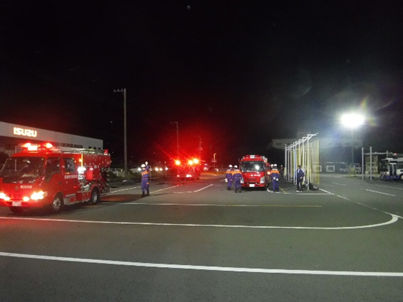 研修で消防車を走らせている様子