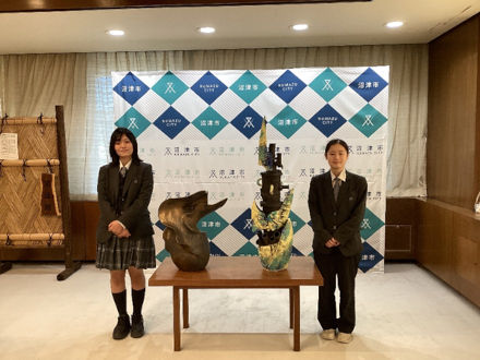 誠恵高校の門倉菜々香さんと吉住優月さん