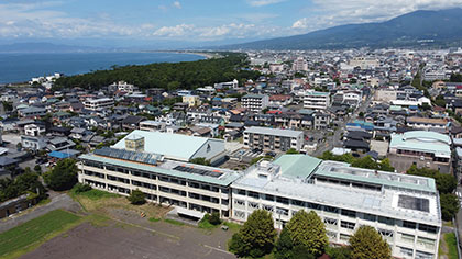 旧第二小学校 空から見た校舎と体育館