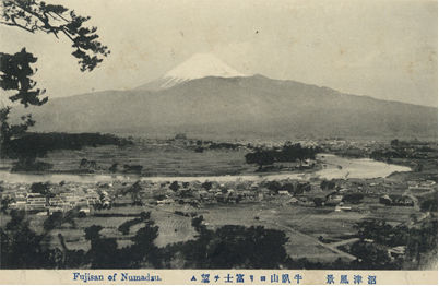 牛臥山から見た富士山の画像