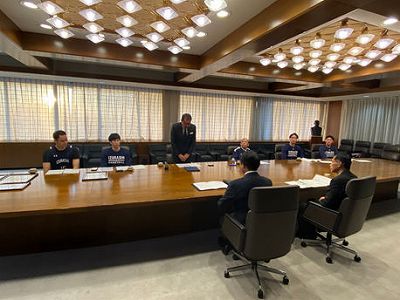 株式会社イズラシとパートナーシップ協定締結式の様子