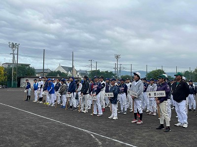 沼津市シニアソフトボール大会参加者の様子