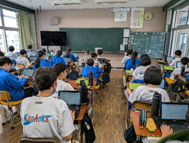 教室で振り返りの様子